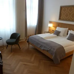 https://hotel-lindenufer.find-berlin-hotels.com